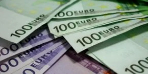 Deficitul de cont curent a scăzut cu 78,6% în primele opt luni