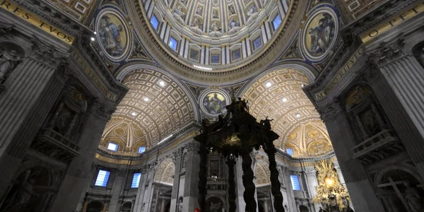 Slujba de inviere de rit catolic de la Vatican 16 aprilie 2022 FOTO EPA-EFE