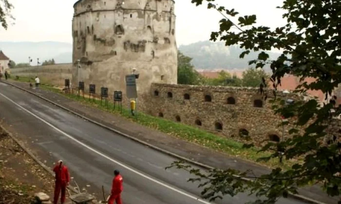 Istorie în trei dimensiuni, în vechea cetate a Braşovului jpeg