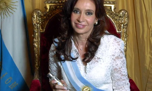 Este Hillary Clinton prima femeie care candidează la postul de președinte? jpeg