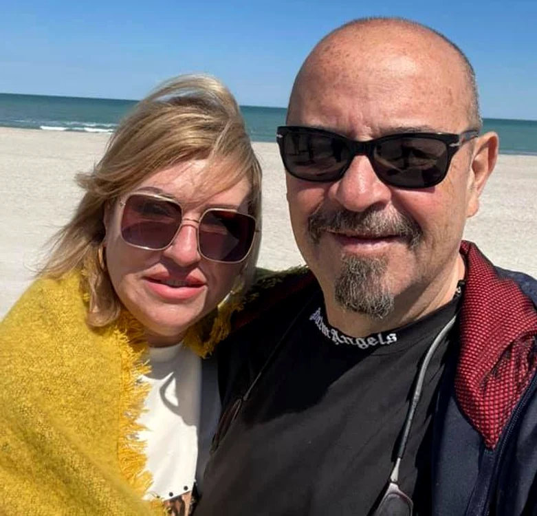 
    Piedone și-a dus soția la mare, de ziua eiFotografii: Facebook/Cristian Popescu Piedone  