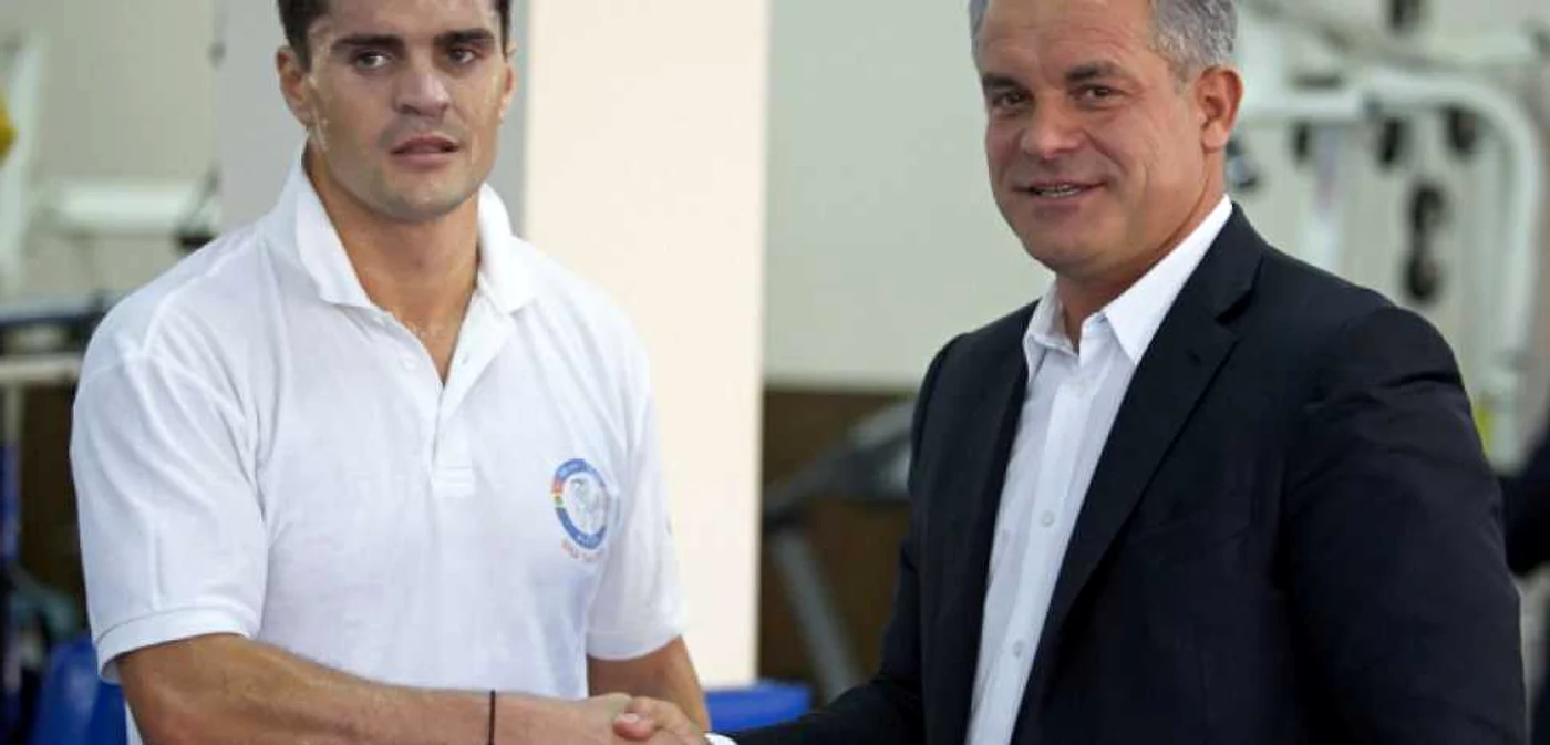 Constantin Ţuţu este o persoană din anturajul oligarhului Vlad Plahotniuc, anunţat şi el în căutare internaţională de autorităţile moldoveneşti.