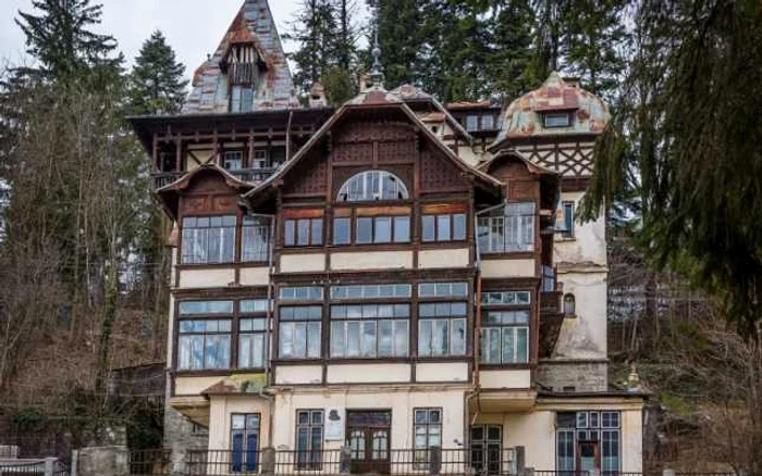 Vila Carola din Sinaia, în prezent FOTO artmarkhistoricalestate.ro