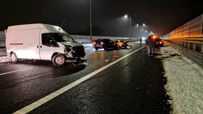 Imagini de la accidentul în lanț de pe Lotul I al Autostrăzii Sibiu Pitești Foto DRDP Brașov 