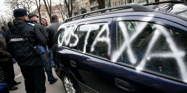 românii au protestat în repetate rânduri faţă de aplicarea taxei auto