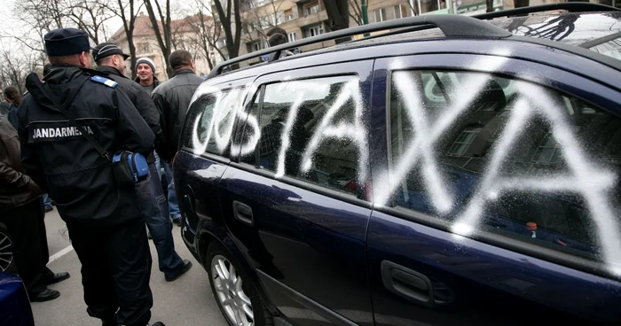 Românii au protestat în mai multe rânduri faţă de taxa auto FOTO Mediafax