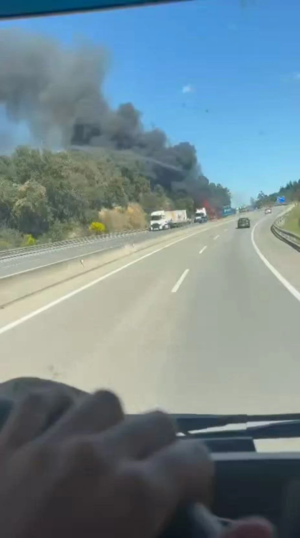 Sfârșit cumplit pentru doi români, soț și soție: au ars de vii într-un TIR cuprins de flăcări, după un accident grav pe o autostradă din Catalonia