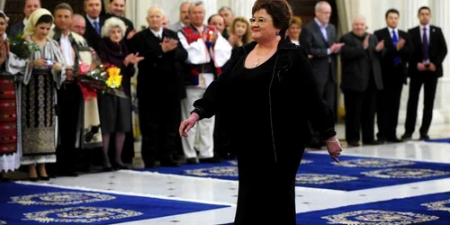 Marioara Murarescu in 2009 la ceremonia in care Traian Basescu o decoreaza cu Ordinul National Steaua Romaniei FOTO Mediafax 