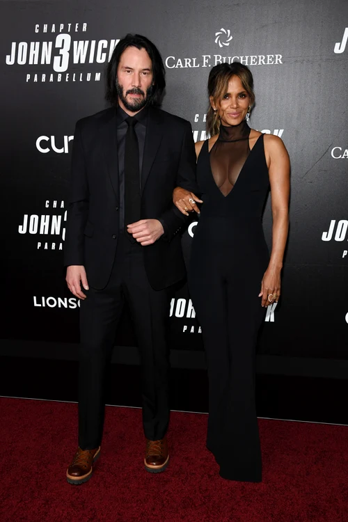 keanu si halle 2 gettyimages 1142472599 jpg jpeg
