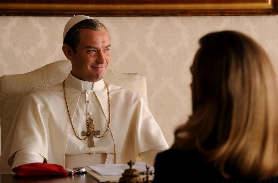 Jude Law joacă în "Tânărul papă" din 2016foto: Cinemagia
