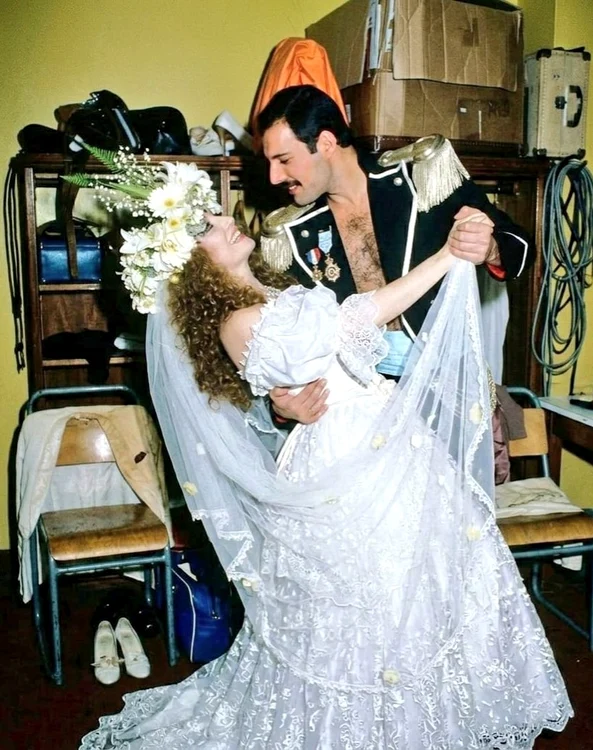 Jane Seymour, Freddie Mercury (5) jpg