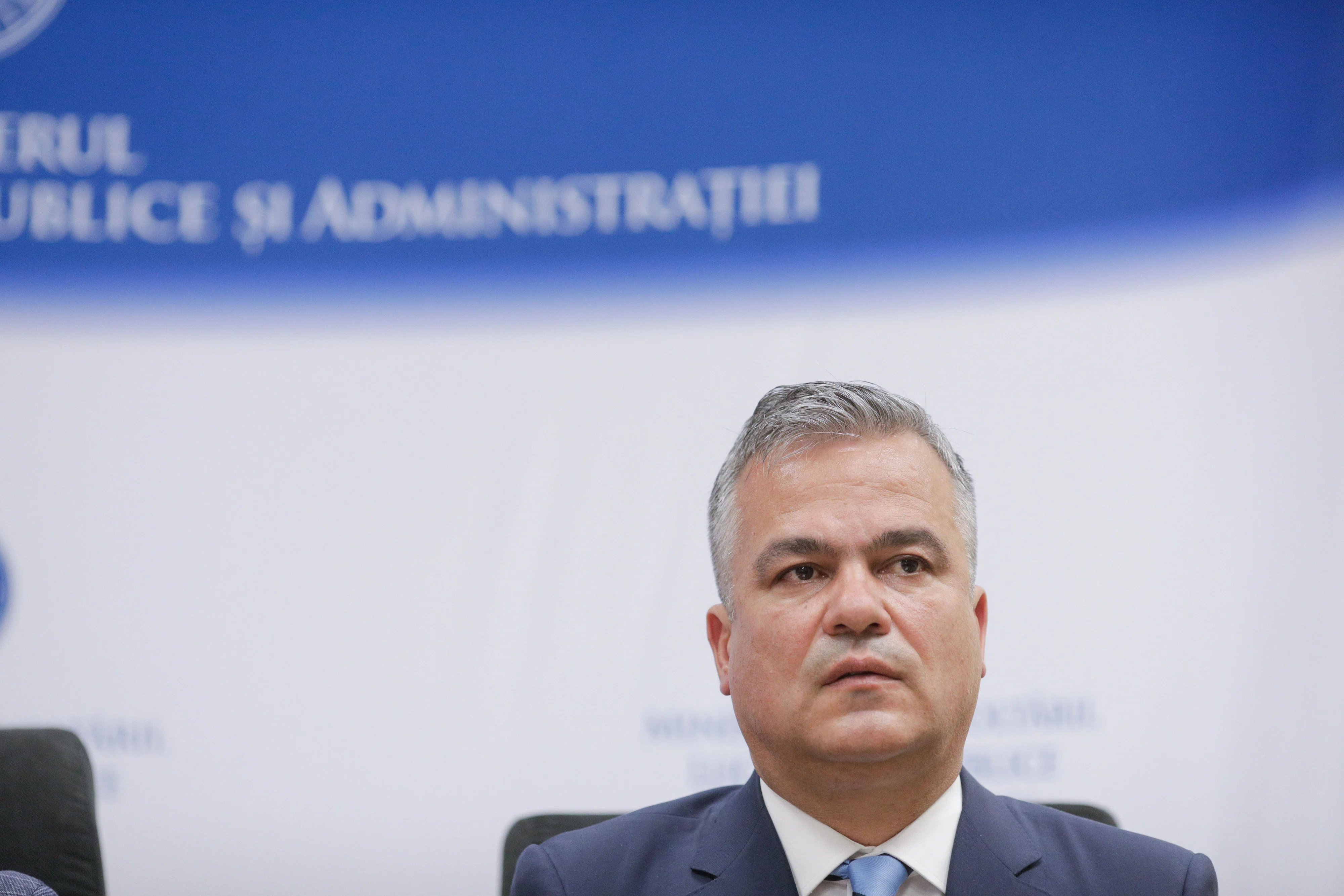 Susținătorii lui Veștea contestă în instanță suspendarea sancțiunilor dispuse de conducerea PNL SURSE