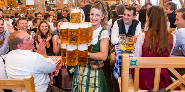 Chelnerita Verena Angermeier FOTO Bild webp