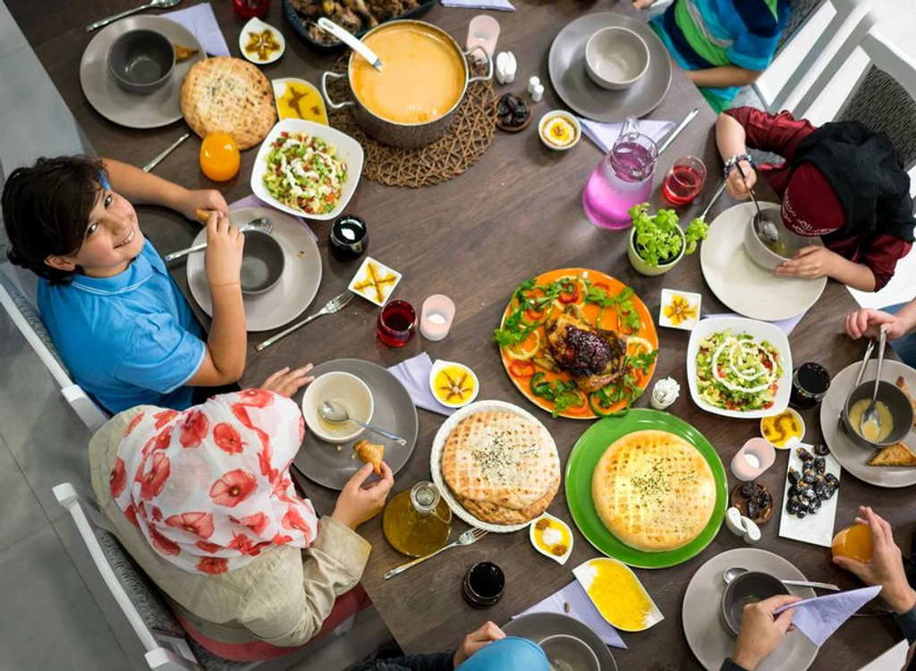
    Supa de linte este nelipsită de pe mesele de Ramadan @shutterstockclickpentrufemei.ro  
