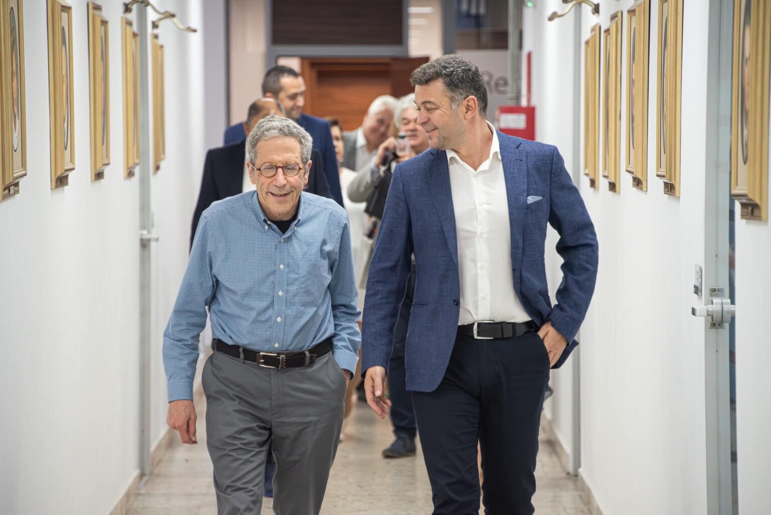 Patru laureați ai Premiului Nobel ajunși la Timișoara oferă o lecție de modestie - detalii din culisele vizitelor. Patru laureați ai Premiului Nobel ajunși la Timișoara oferă o lecție de modestie - detalii din culisele vizitelor.