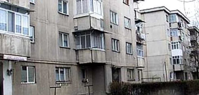Locatarii din Motru au stat 18 ore în frig
