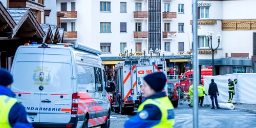 Zeci de persoane au murit după o explozie într-un bar dintr-o stațiune de schi din Elveția FOTO AFP