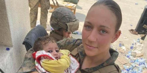 nicole-gee-femeia-soldat FOTO Facebook