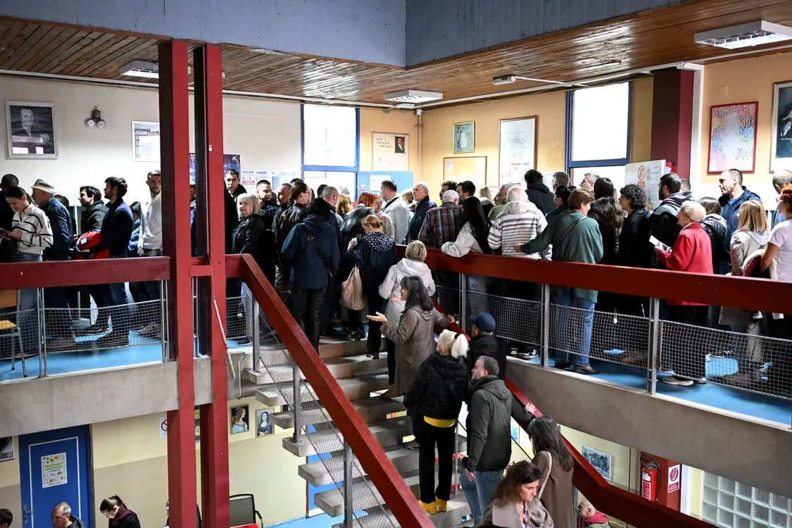 Sârbii s-au mobilizat la urne pentru alegerile parlamentare anticipate.