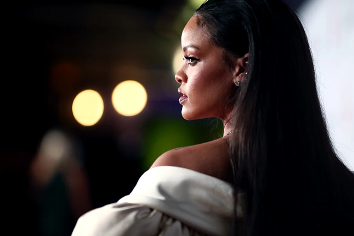 
    Rihanna apare aproape dezbrăcată într-un videoclipFoto Getty  
