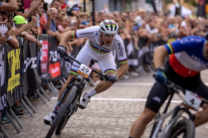 Campionul mondial Simon Gegenheimer vine la Timişoara FOTO Corratec