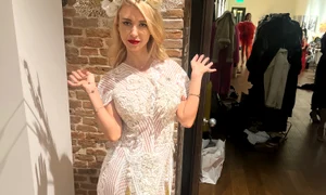 Andreea Bălan a îmbrăcat aseară o rochie de mireasă