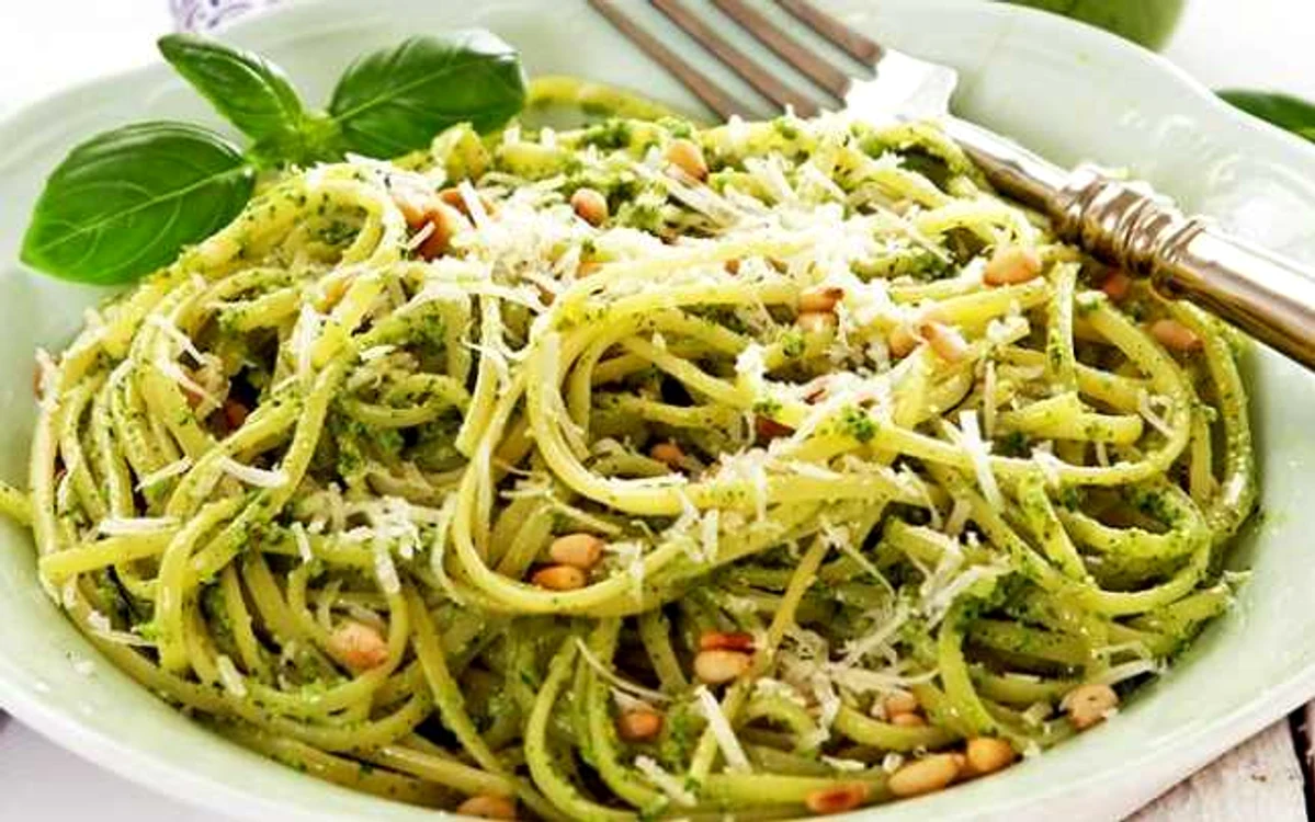 Sosul pesto nu este indicat copiilor dacă este cumpărat din comerţ şi conţine prea multă sare