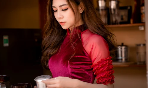 woman 8182795 1280 jpg