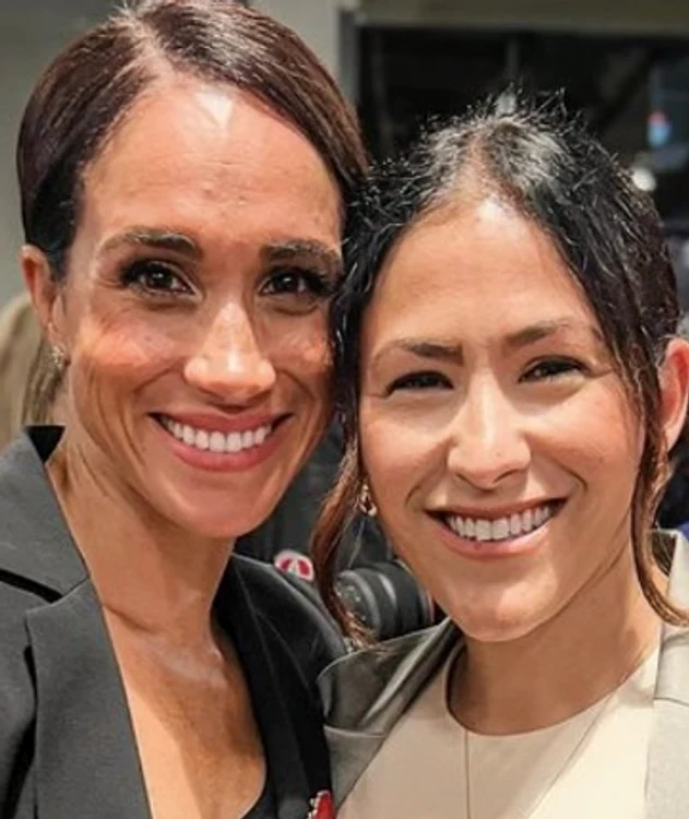 Selfie Meghan png