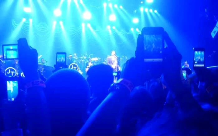 Un concert de-ale lui Justin Timberlake, prin lentile de Google Glass. FOTO The Verge