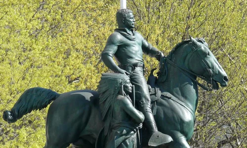 Statuia președintelui american Theodore Roosevelt va fi îndepărtată din fața Muzeului de Istorie Naturală din New York  jpeg