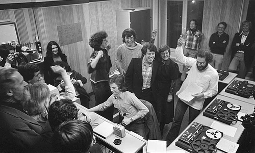 640px Uitzendingen Radio Amsterdam Stad van start gegaan vreugde bij de eerste uitzen, Bestanddeelnr 928 3449 jpg