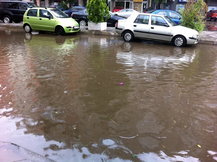 Capitala se află sub cod portocaliu de precipitaţii FOTO Arhiva Adevărul