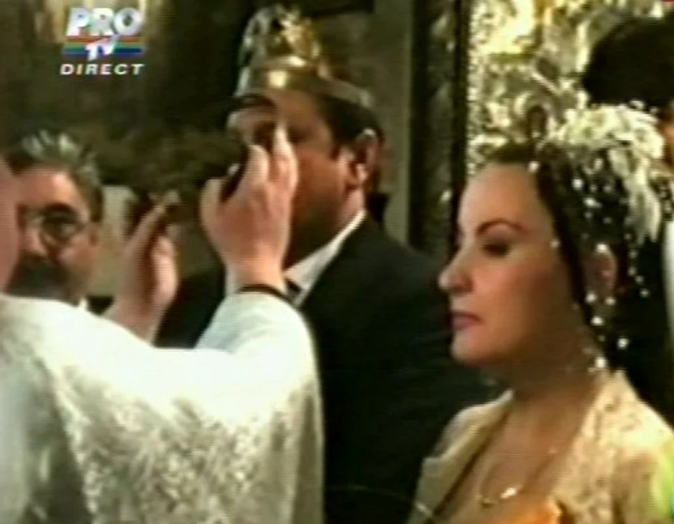 
    Imagini în premieră de la nunta Mariei Dragomiroiu (Foto: Captură video ProTV)  
