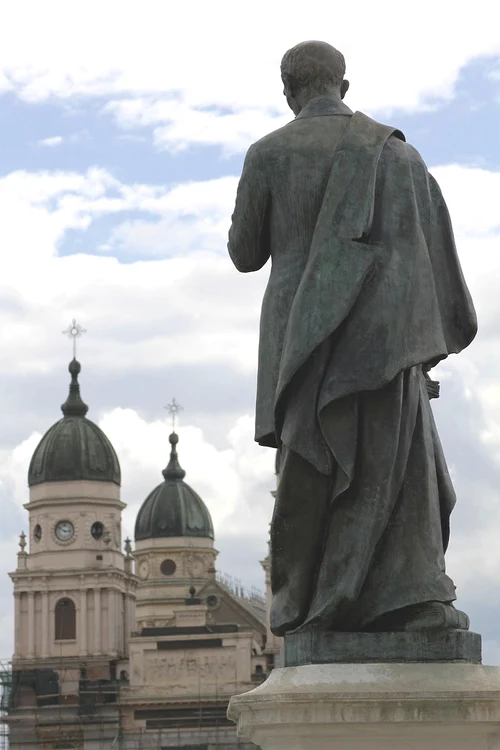 Statuia lui Alecsandri spate jpg jpeg
