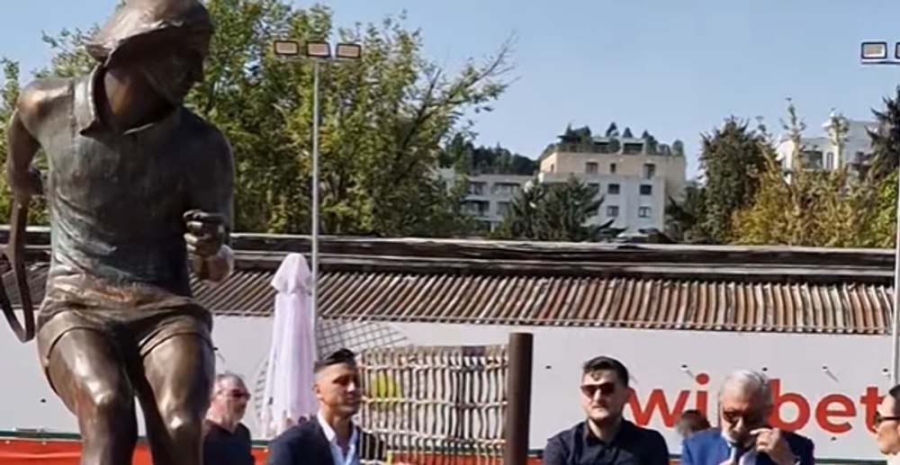 Ciprian Marica - Ilie Năstase, relație cu năbădăi. I-a făcut statuie după ce a fost acuzat că-i fură clubul