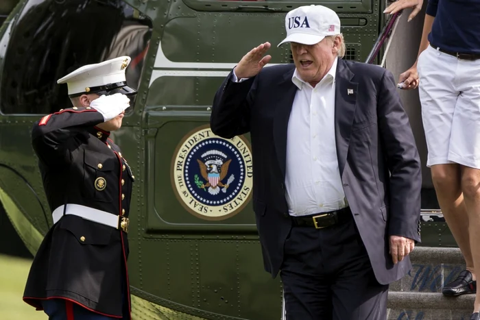 Donald Trump coborând din Marine One/ Foto: EPA