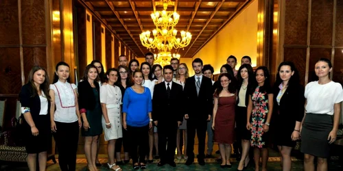 stagiari guvern remus pricopie fb