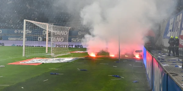 Incidente la meciul dintre Universitatea Craiova si FCU Craiova 1948 pe 3 decembrie 2022 FOTO Mediafax (3) jpg