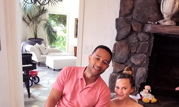 chrissy teigen dupa nastere jpg jpeg