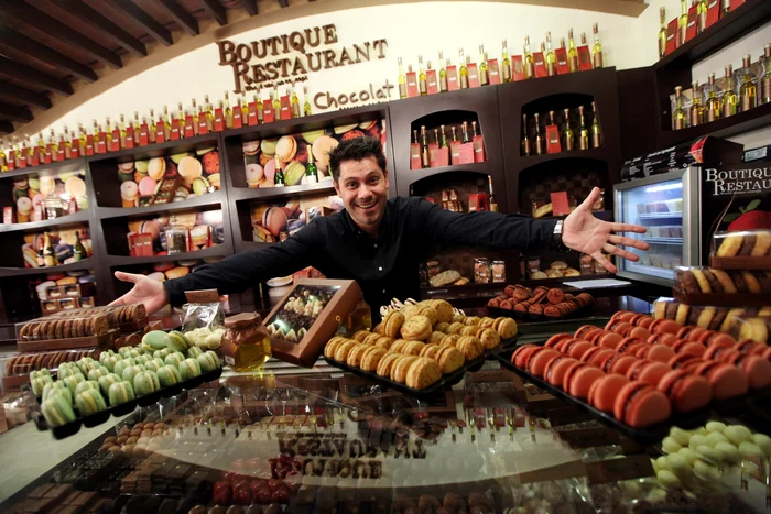 
    Tudor Constantinescu este patronul cofetăriilor Chocolat  