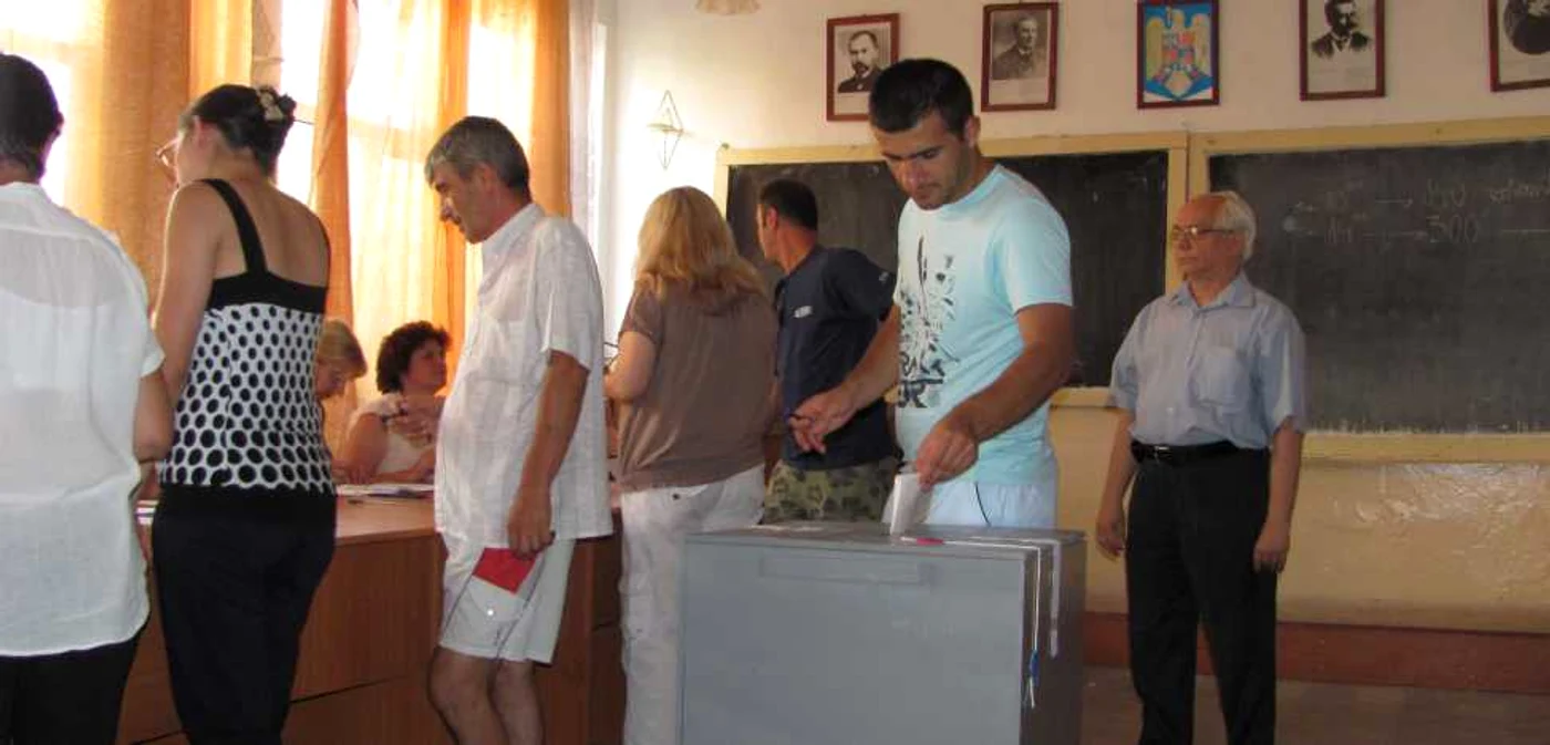 În Teleorman, numărul votanţuilor depăşeşte populaţia judeţului (foto Referendum 29 iulie 2012 - Claudiu Dumitrache)