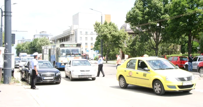 Peste 1.200 de taximetrişti au fost amendaţi de poliţişti FOTO Adevărul