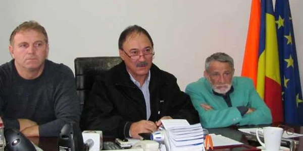Reprezentanţii PDL Alba: Clement Negruţ, Alexandru Pereş şi Mihai Babiţchi