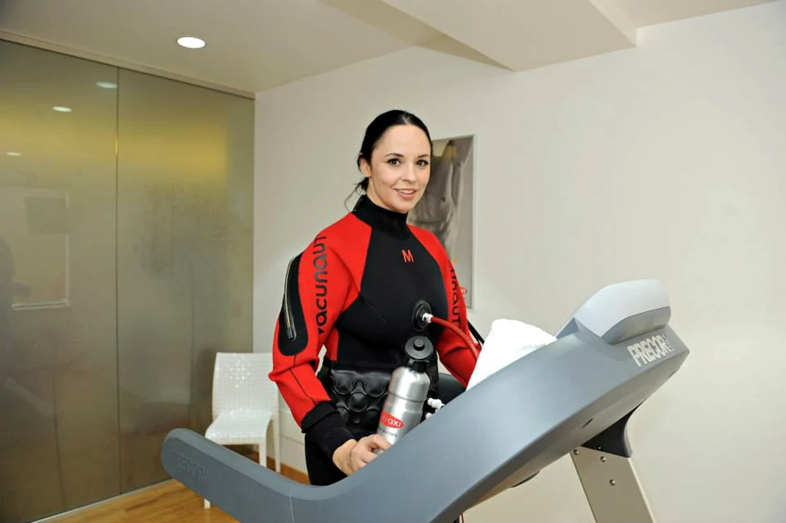 Andreea Marin slăbeşte la o clinică din Bucureşti