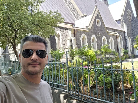 Biserica Ortodoxă Română „Sfinții Apostoli Petru și Pavel” din Melbourne1 jfif