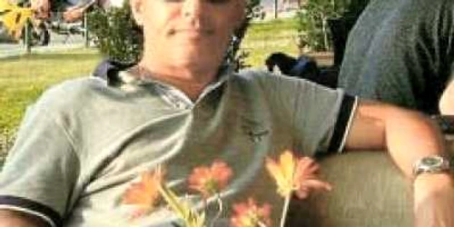 Sorin Meşter, în poza profilului său de Facebook. În acelaşi profil mai are ca activităţi de interes „Ion Iliescu“ şi „Ceasuri de firmă“ p Foto: facebook
