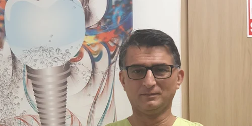 Medic stomatolog Hamid Maleki Mioveni FOTO arhiva personala jpg