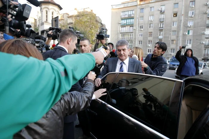 Gabriel Oprea la intrarea în sediul Parchetului Capitalei FOTO Eduard Enea