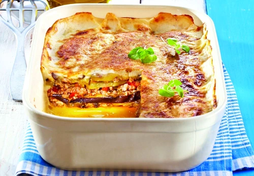 musaca din carne si cartofi jpeg